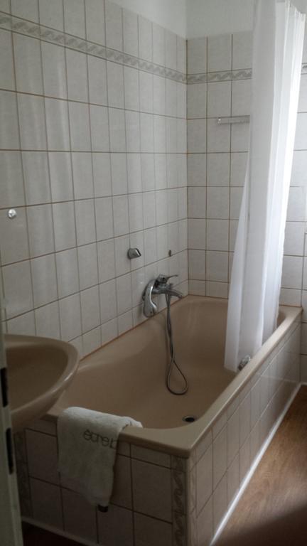 Konstanz Naehe, Ruhiges 4-Zim-Wohnung Bis 8 Personen Kreuzlingen Room photo